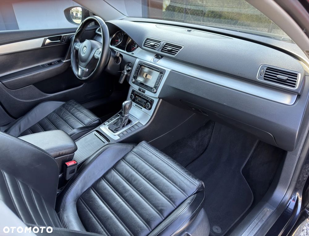 Volkswagen Passat - 33