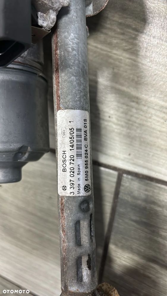 VW GOLF V  mechanizm wycieraczek  lewy lub prawy przód   5M0955023C 5M0955024C   (101/9)    (106/2) - 5