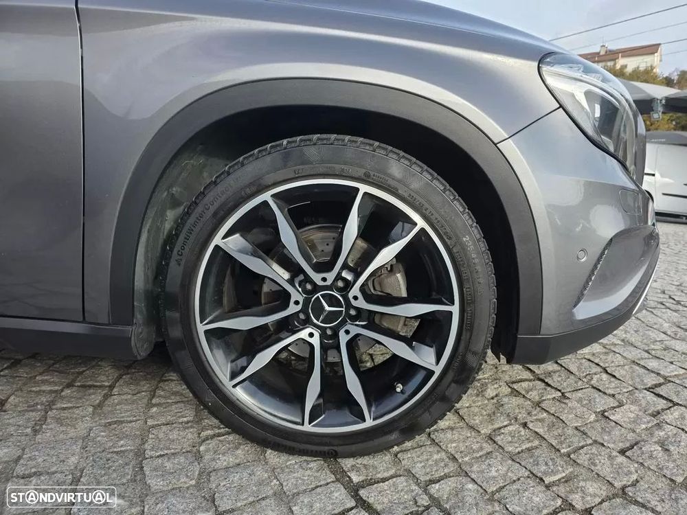 Mercedes-Benz GLA 200 - 16