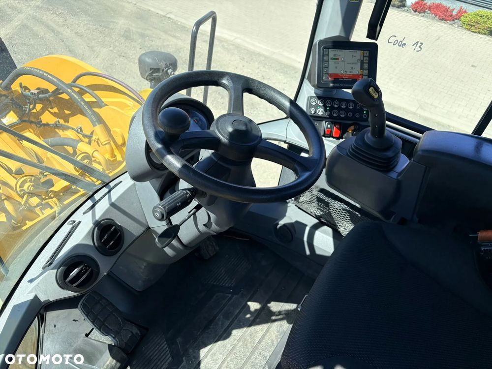 Caterpillar 930M - 30