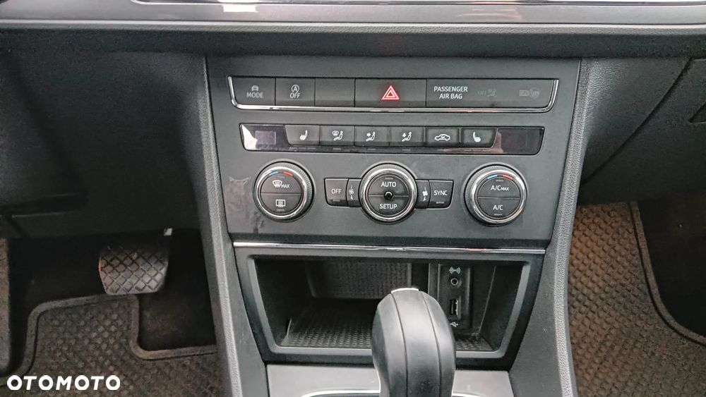 Seat Leon 2.0 TDI DPF Start&Stop DSG FR - 23