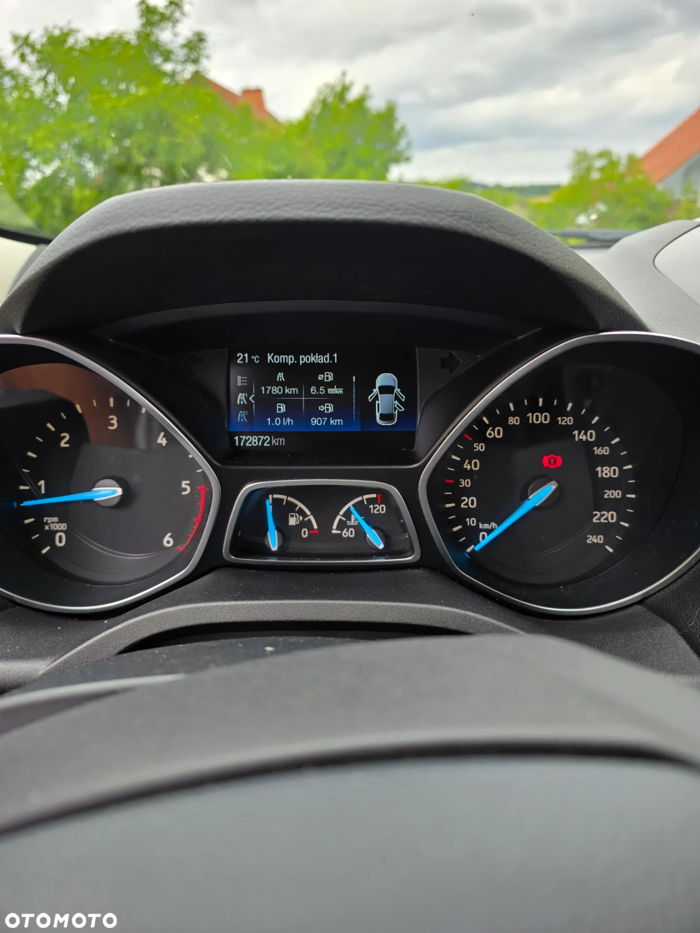 Ford Kuga - 10