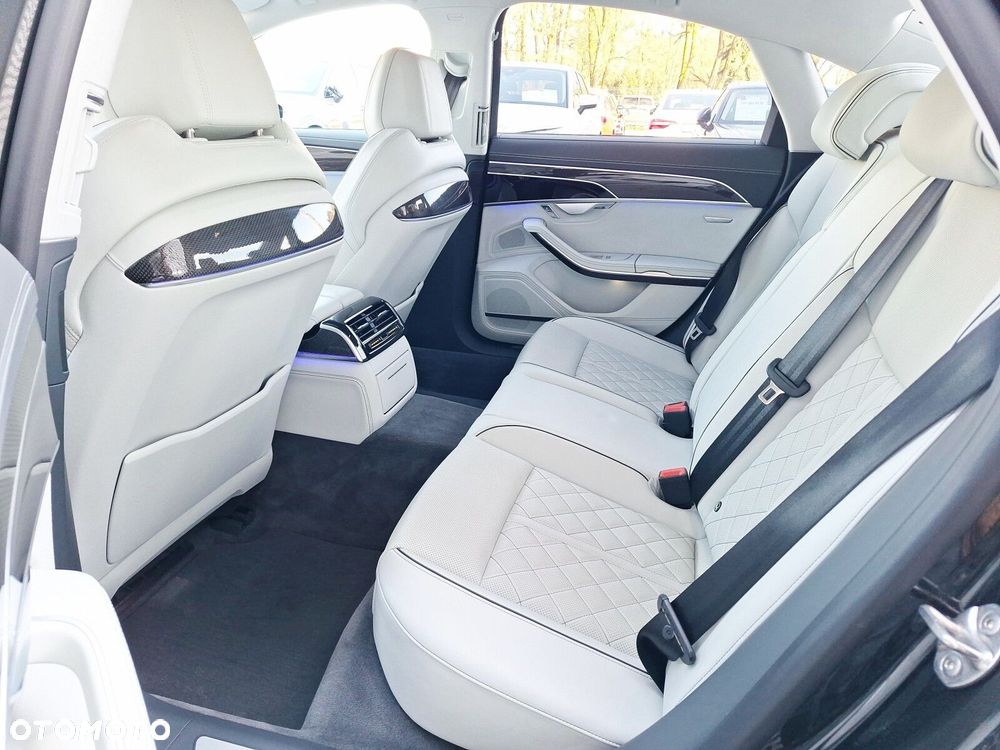 Audi S8 - 25