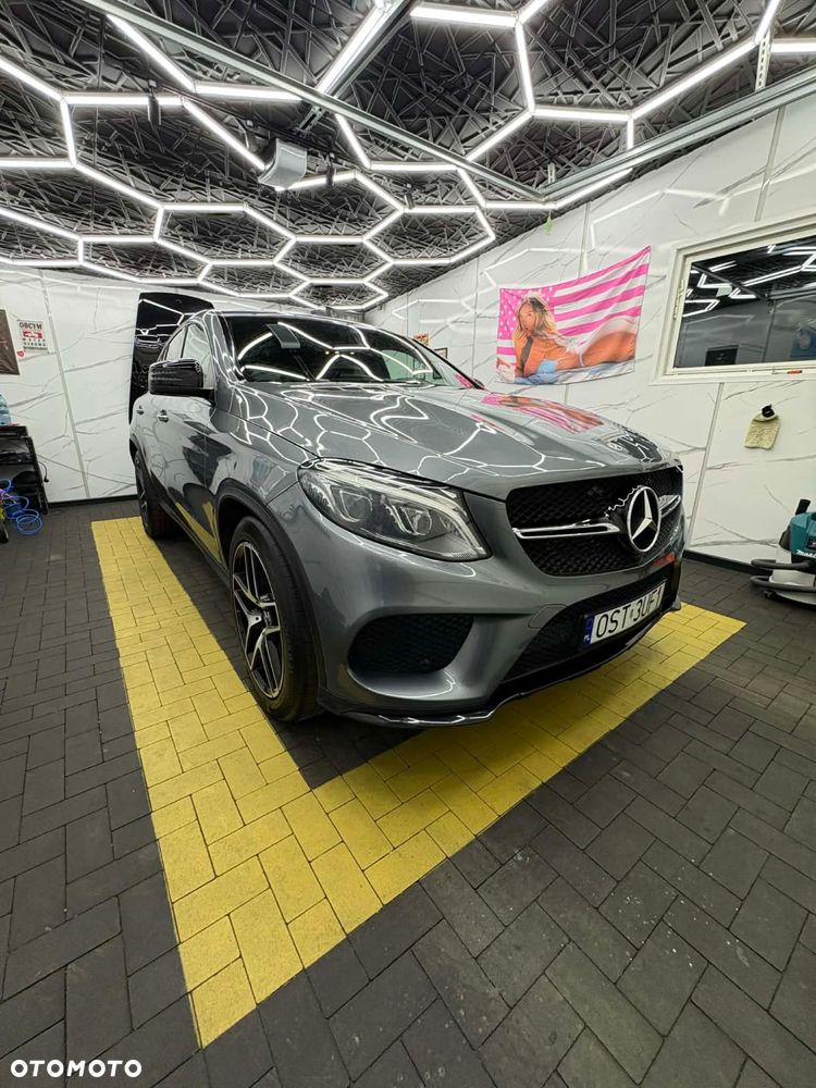 Mercedes-Benz GLE - 19