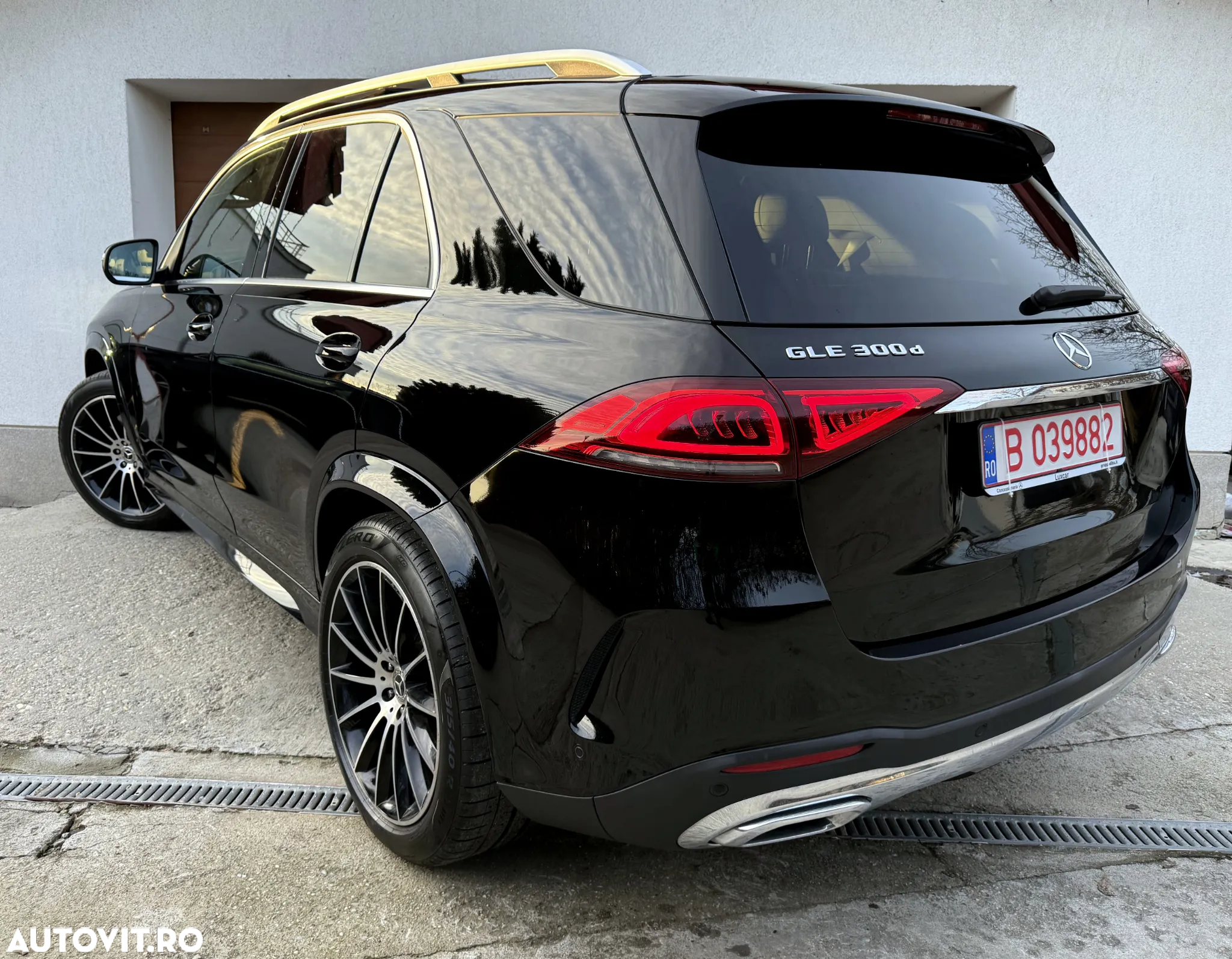 Mercedes-Benz GLE 300 d 4Matic 9G-TRONIC AMG Line - 6