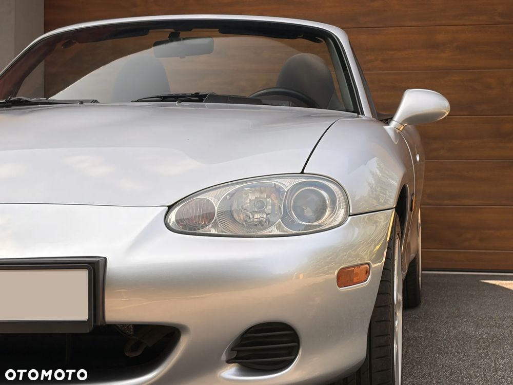 Mazda MX-5 1.9i 16V - 12