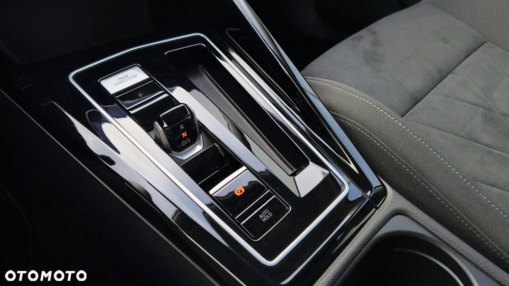 Volkswagen Golf - 28