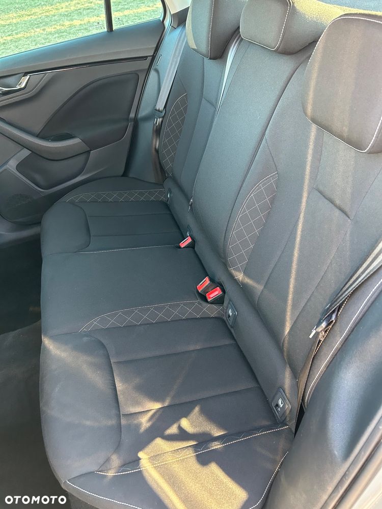 Skoda Kamiq 1.0 TSI Tour - 8