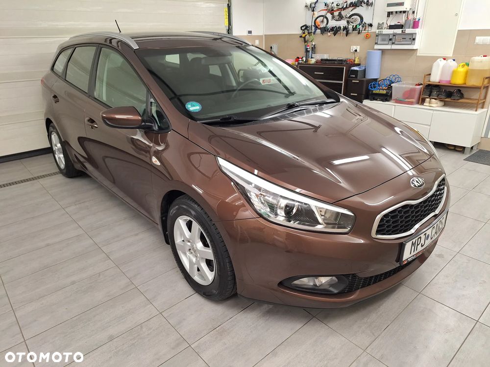 Kia Ceed 1.6 GDI Fifa World Cup Edition - 16