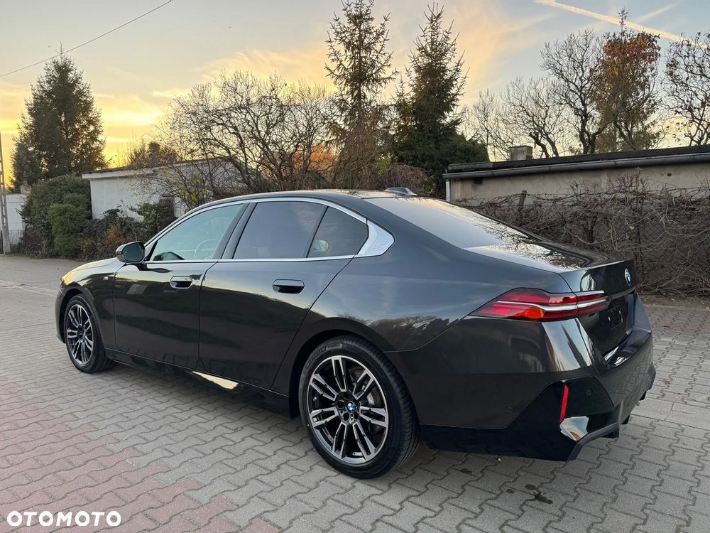BMW Seria 5 520d xDrive - 4