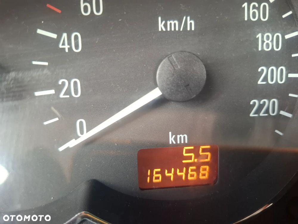 Opel Meriva 1.6 16V (Essentia) - 11