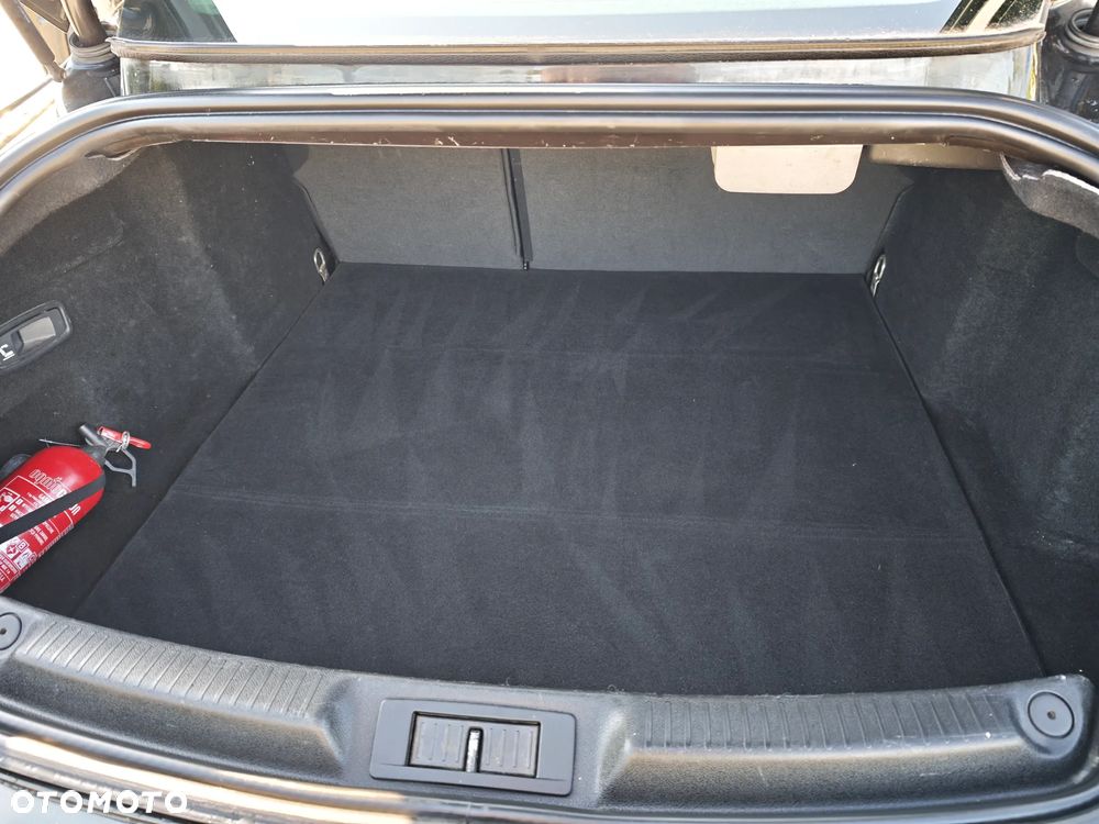 Renault Laguna 3.0 dCi V6 Initiale - 5