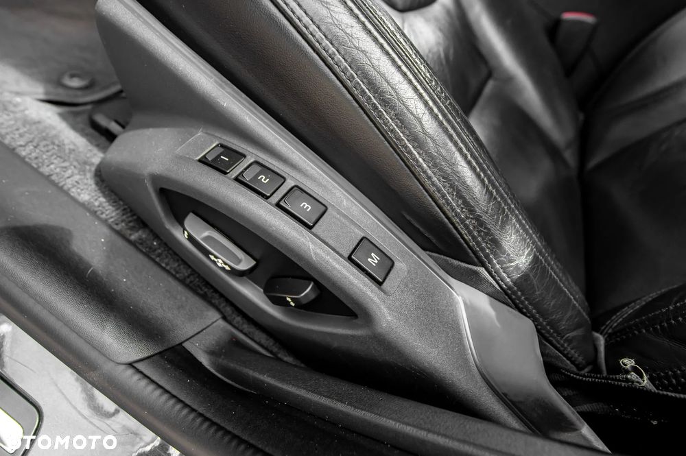Volvo V60 D5 Geartronic Momentum - 23