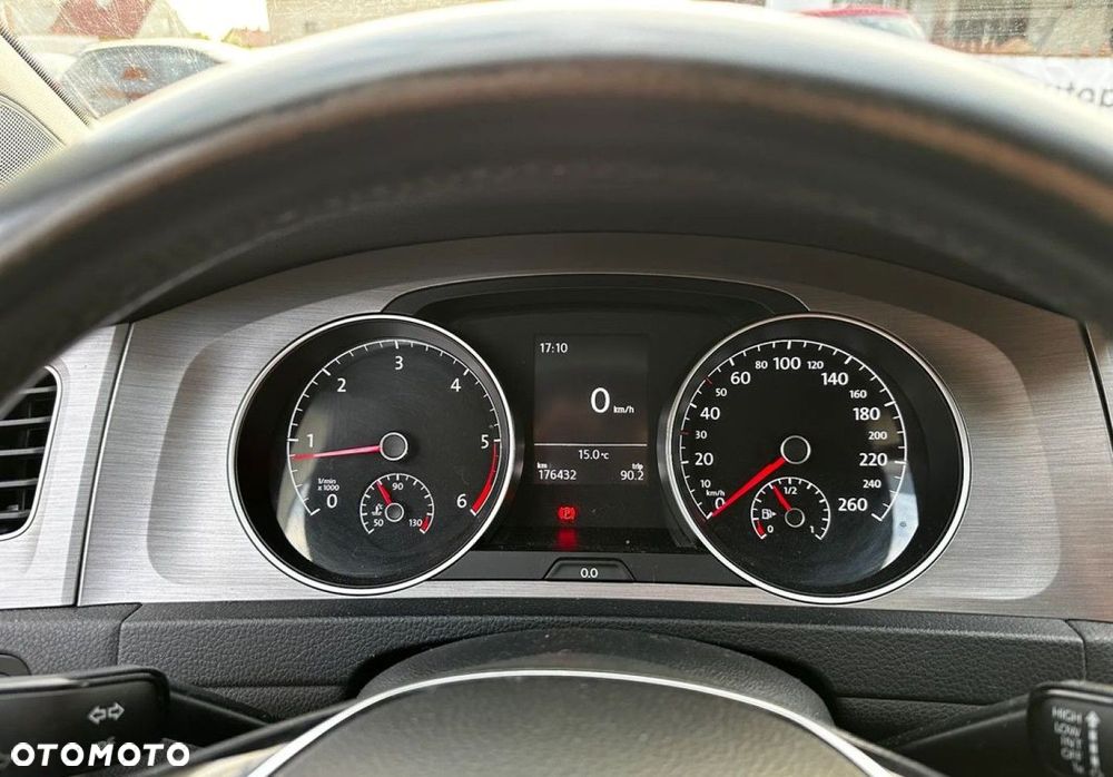 Volkswagen Golf - 10