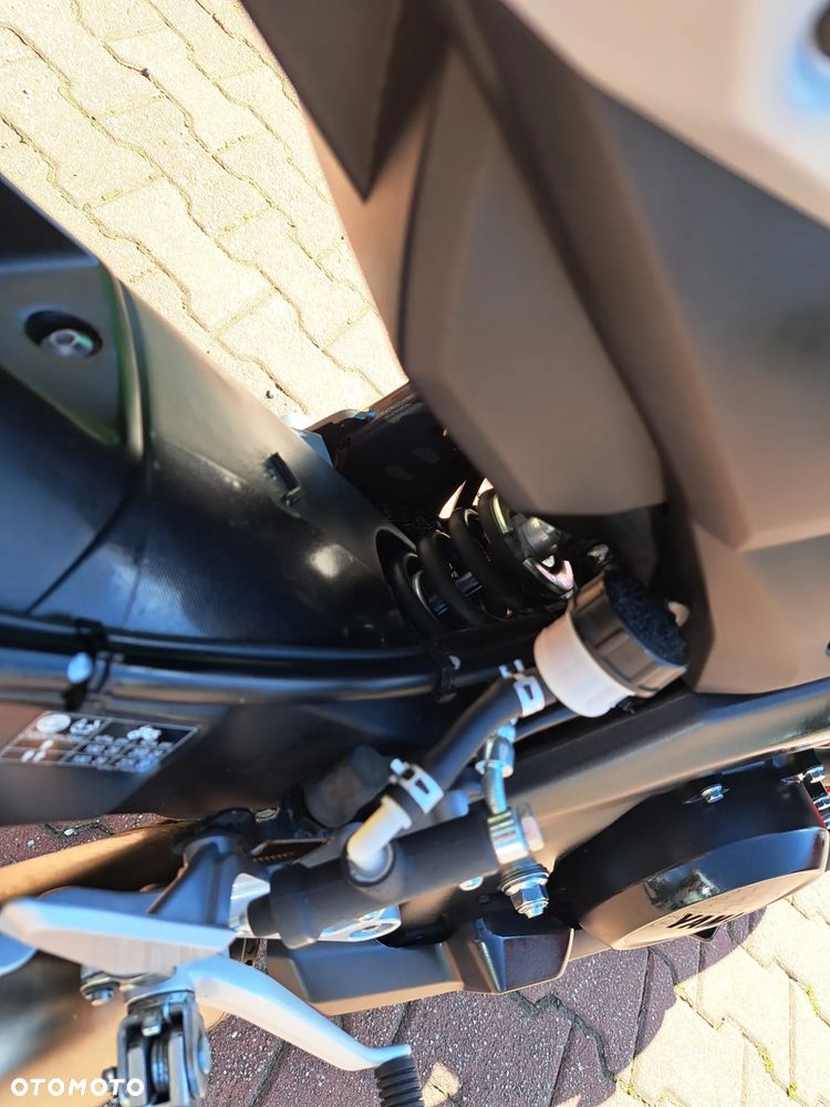 Yamaha MT - 12
