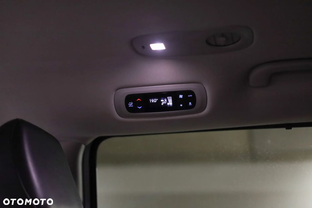Chrysler Pacifica - 32