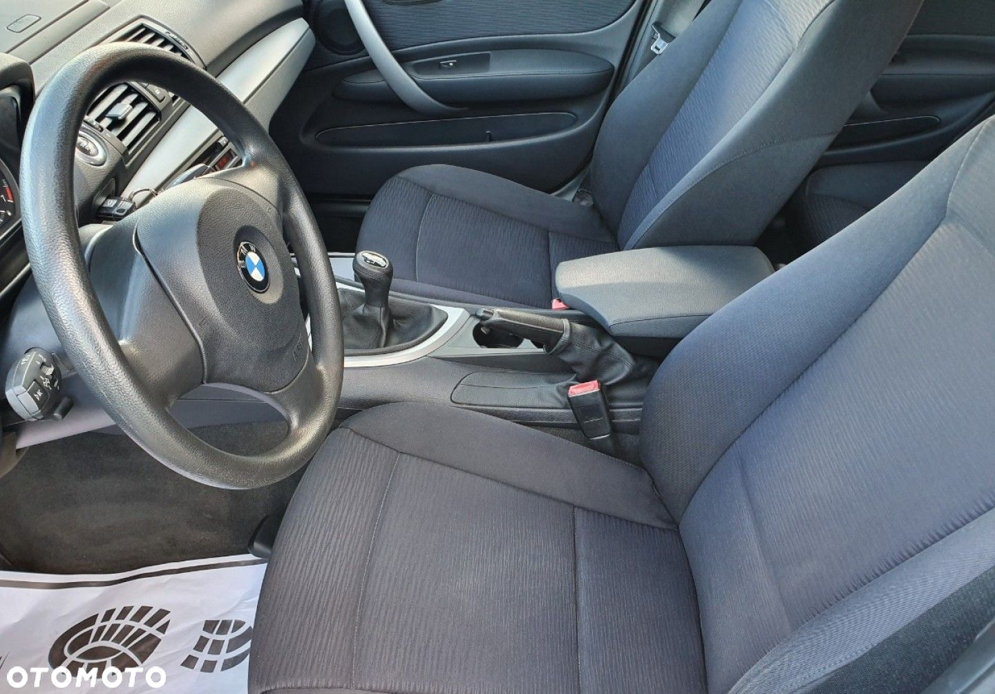 BMW Seria 1 - 21