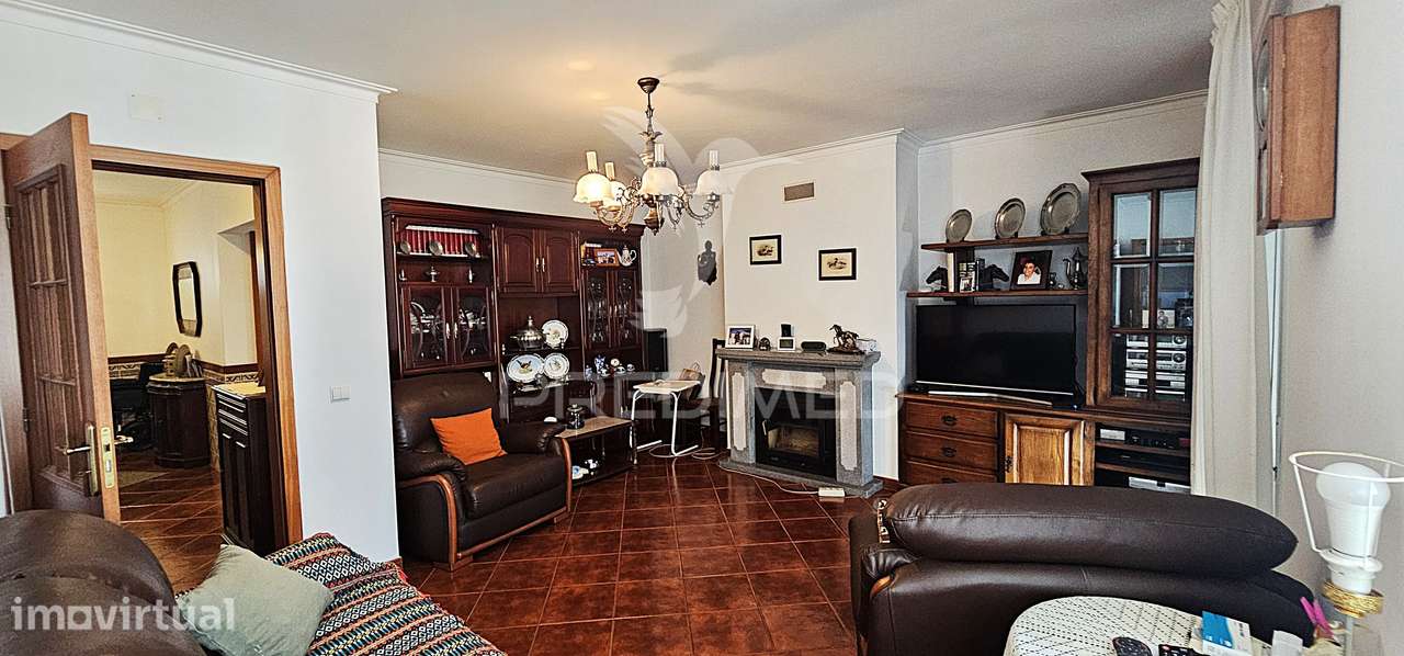 Apartamento T3 com garagem na zona Centro de Portalegre - Grande imagem: 4/28