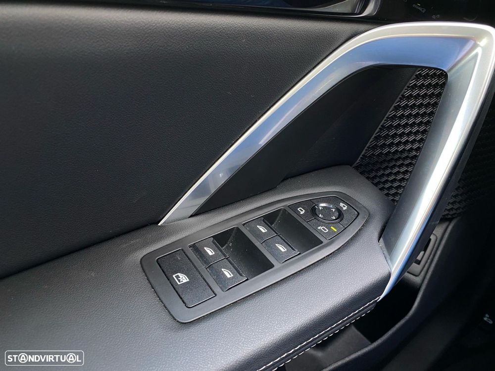 BMW iX1 eDrive20 xLine - 14