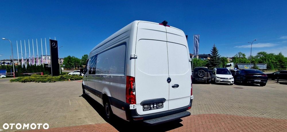 Mercedes-Benz Sprinter - 11