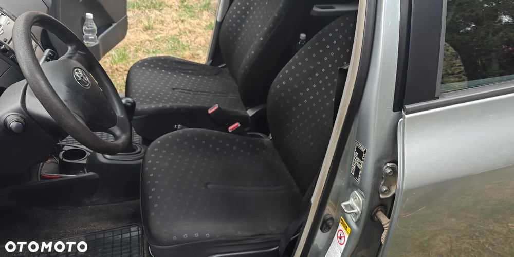 Toyota Yaris 1.4 D-4D Terra A/C - 12