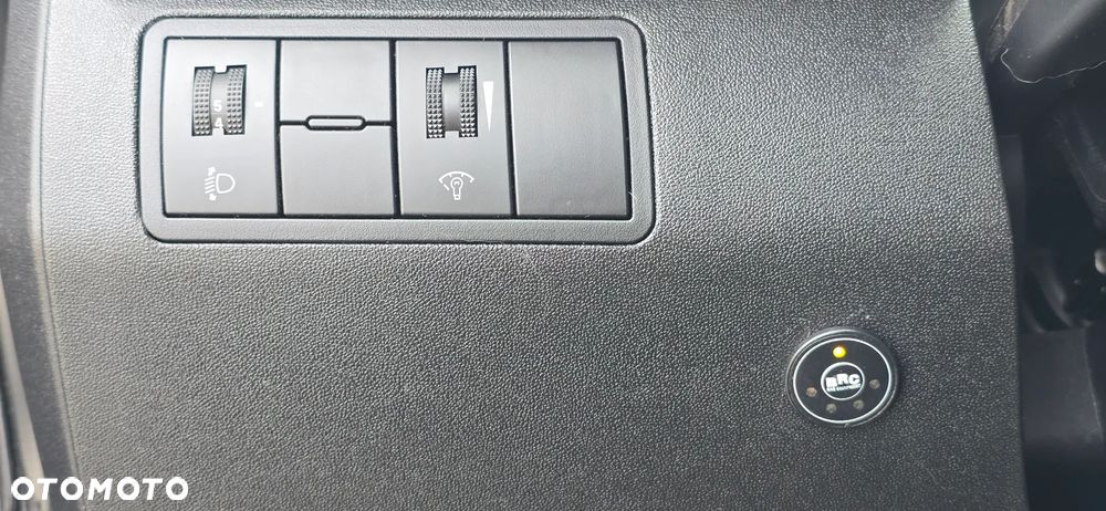 Kia Venga - 28