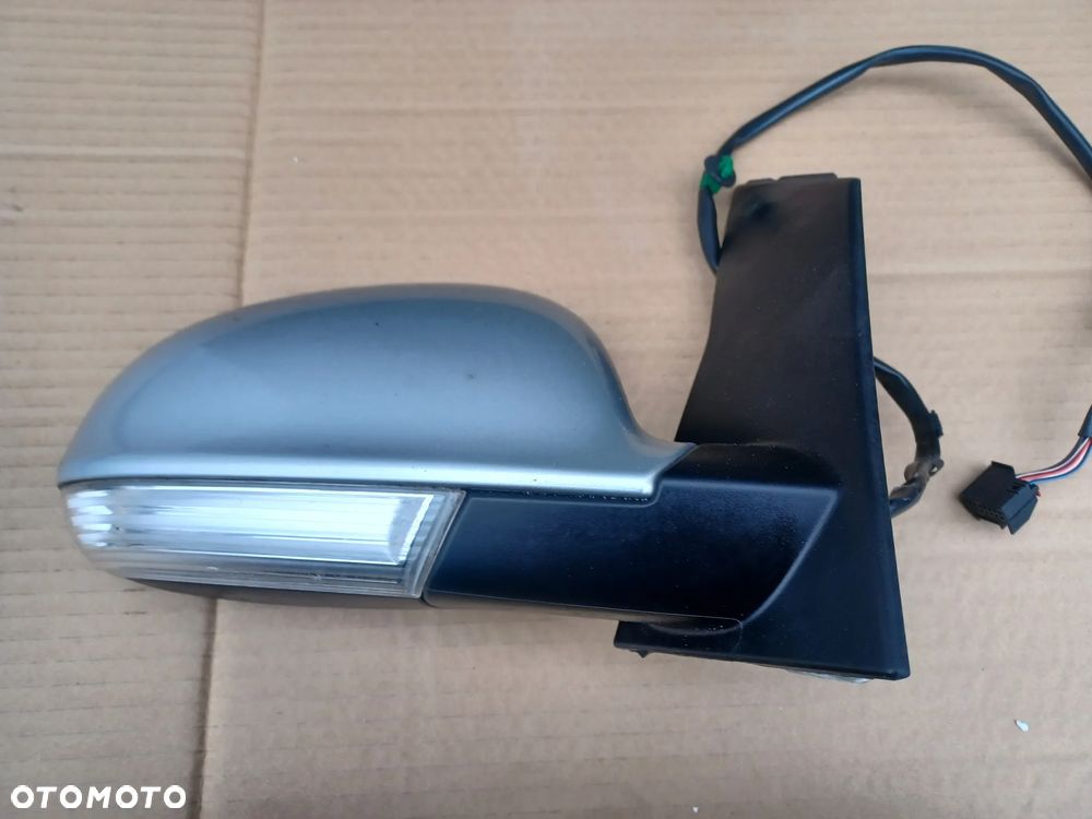 LUSTERKO PRAWE VW GOLF V PLUS LA7W 6PIN - 1
