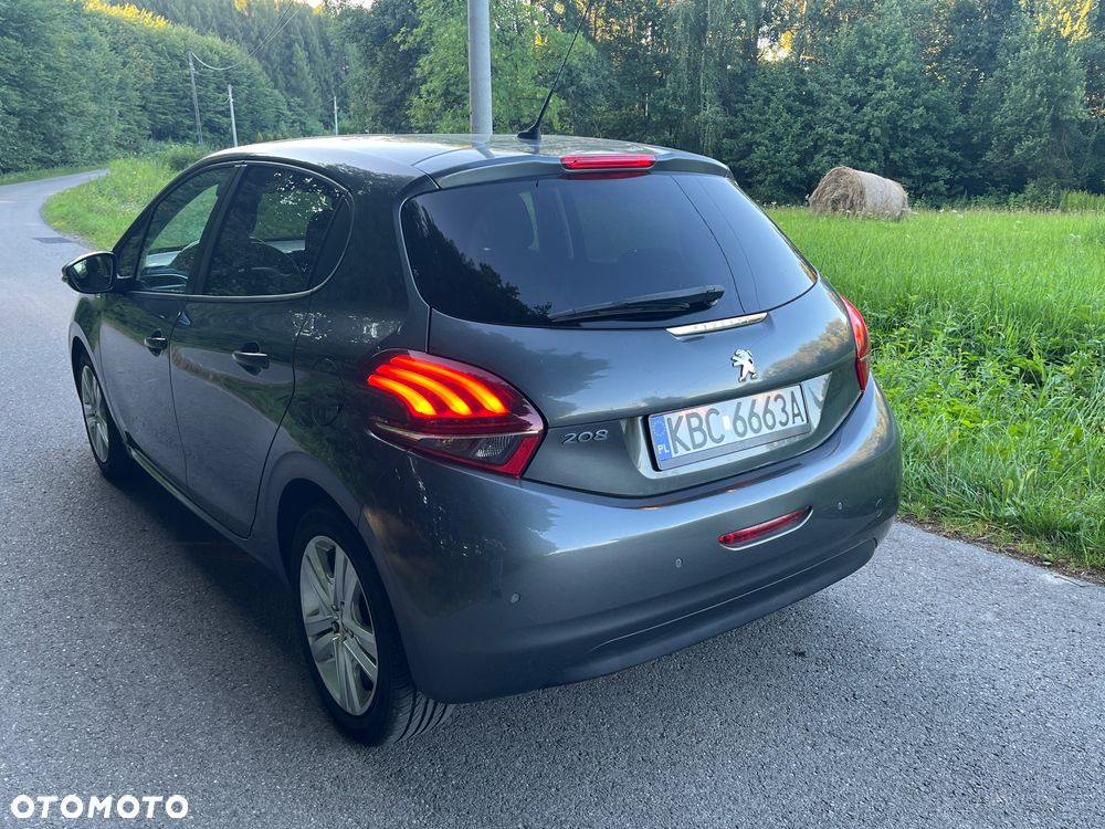 Peugeot 208 - 12