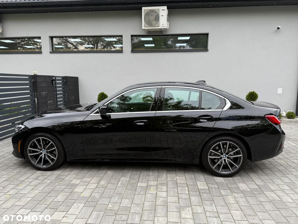 BMW Seria 3 330i Sport Line - 2