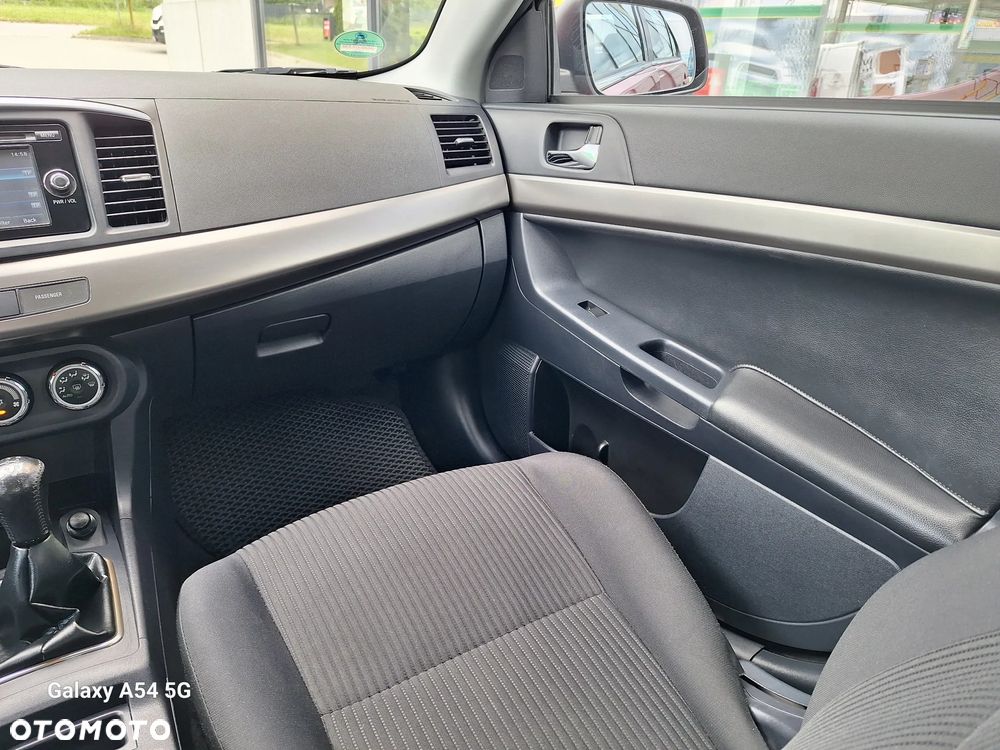 Mitsubishi Lancer 1.6 - 18