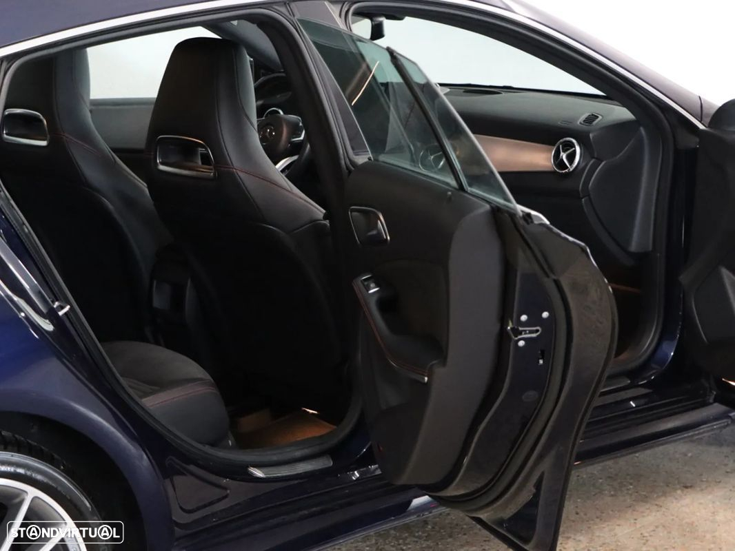 Mercedes-Benz CLA 180 d Shooting Brake AMG Line Aut. - 30