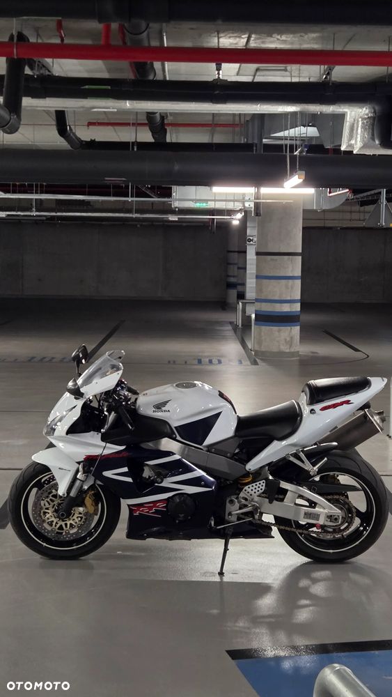Honda CBR - 9