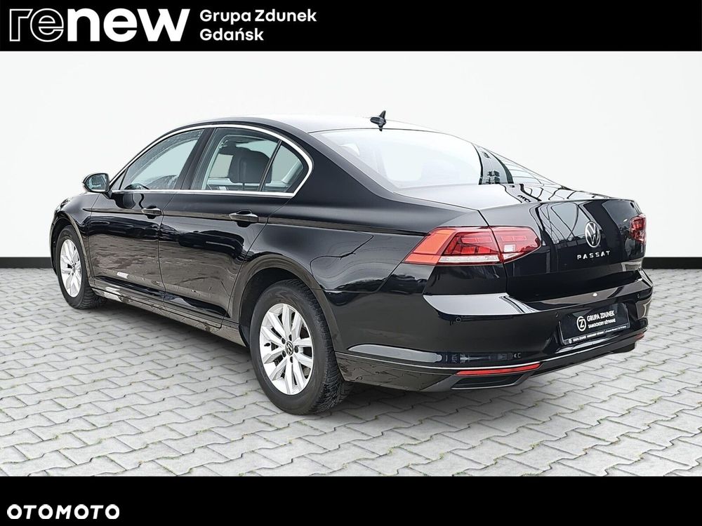 Volkswagen Passat - 8