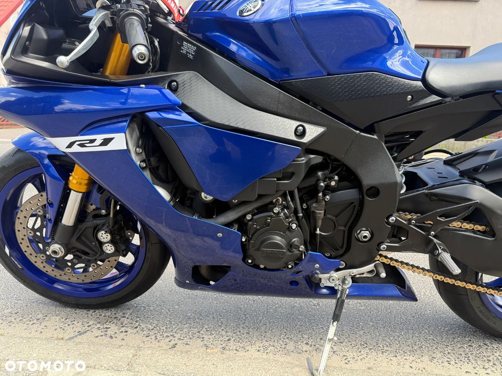 Yamaha R1 - 14