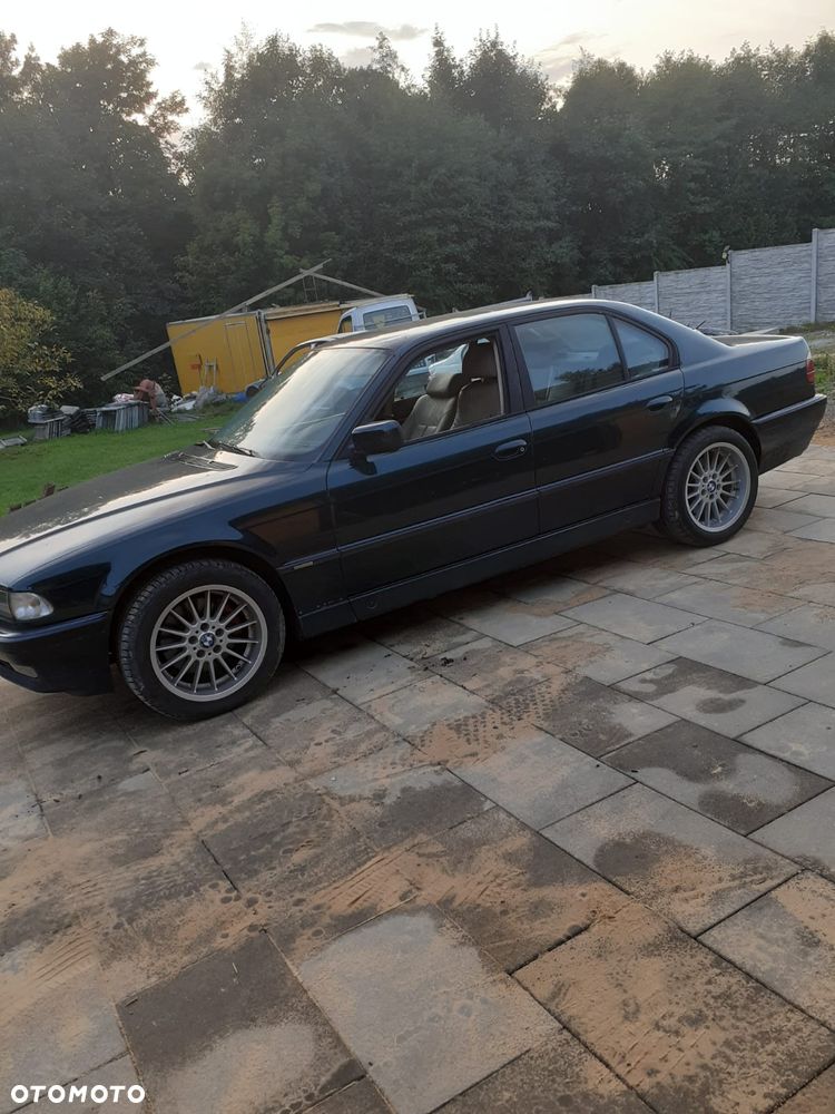BMW Seria 7 750i - 3