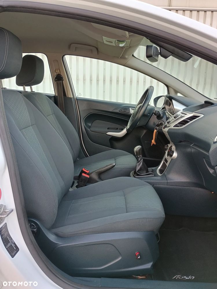 Ford Fiesta 1.25 Titanium EU5 - 6