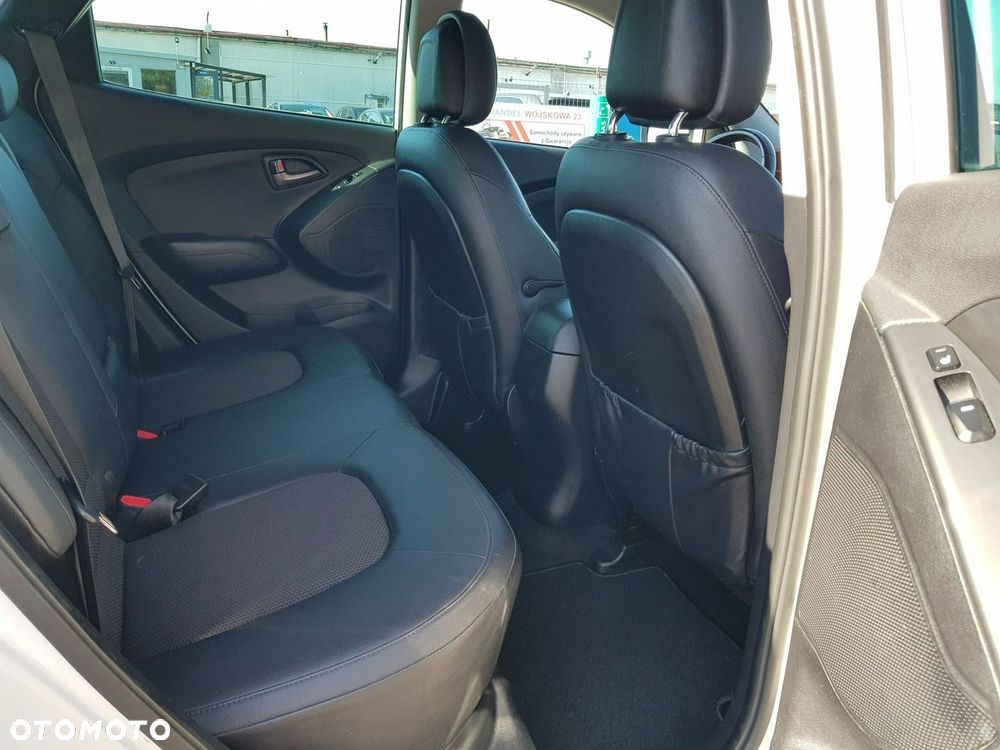 Hyundai ix35 2.0 CRDi 4WD Fifa World Cup Gold Edition - 15