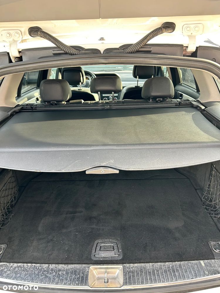 Mercedes-Benz Klasa C 250 CDI BlueEff 4-Matic Classic - 17