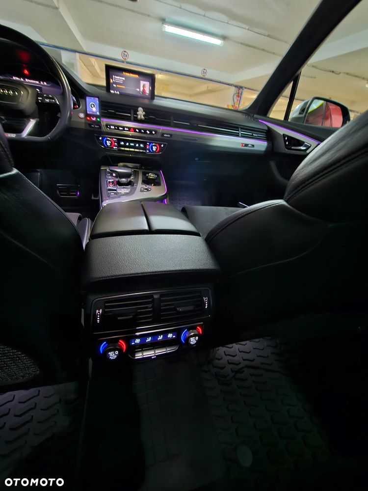 Audi SQ7 - 18
