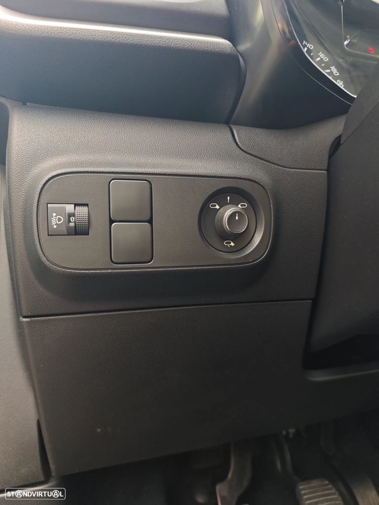 Citroën C3 1.2 PureTech C-Series - 12