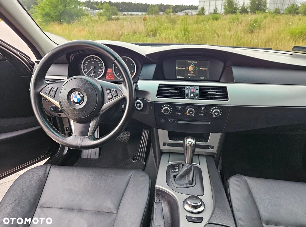 BMW Seria 5 520d - 14