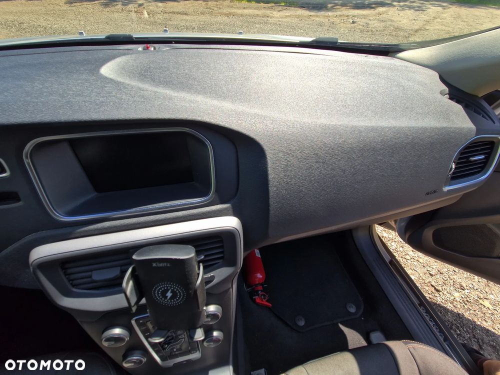 Volvo V40 D2 Drive-E Momentum - 21