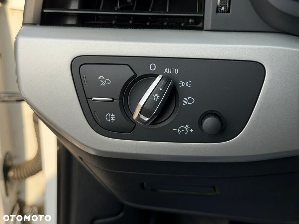 Audi A4 Avant 35 TFSI S tronic - 38