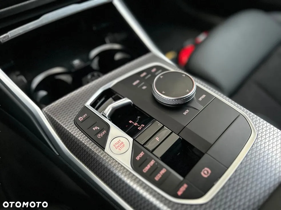 BMW Seria 3 318i M Sport - 29