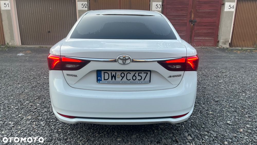 Toyota Avensis - 13