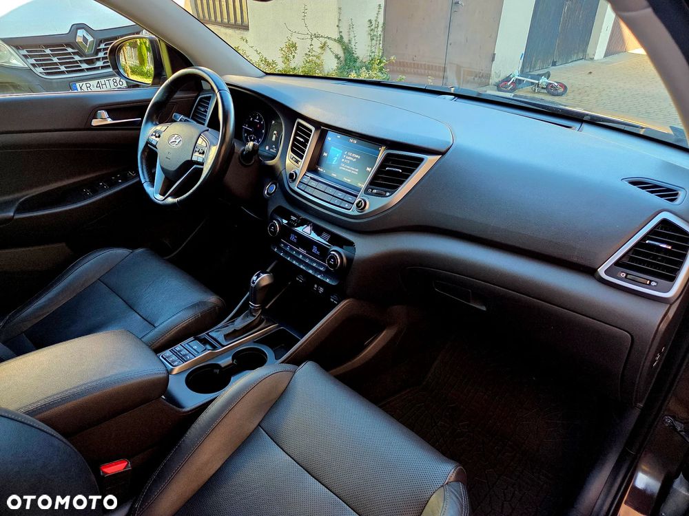 Hyundai Tucson 2.0 CRDI Premium 4WD - 29