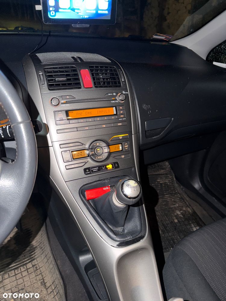 Toyota Auris 1.6 Sol - 6