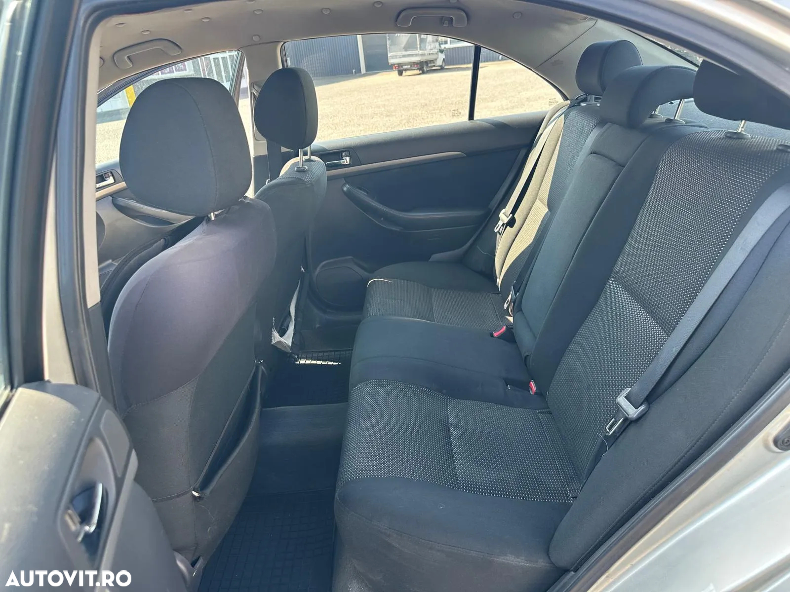 Toyota Avensis 1.8 Aut Executiv - 6