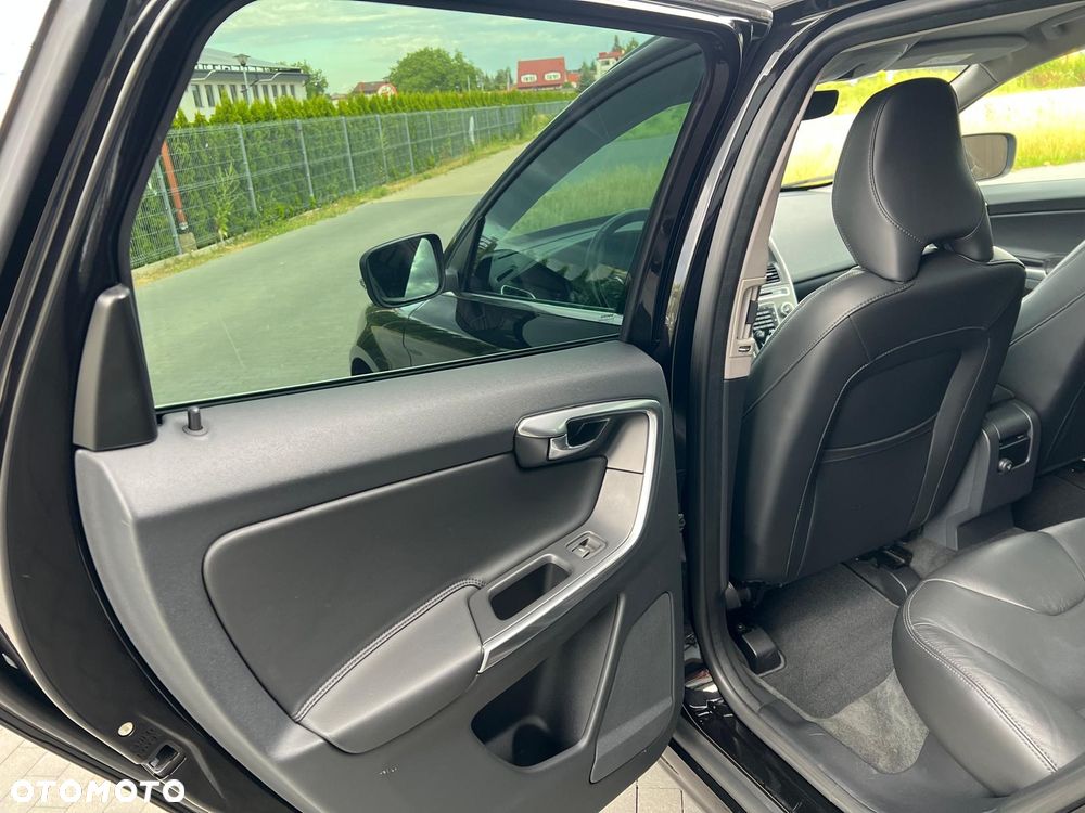 Volvo XC 60 D4 AWD Geartronic Summum - 17
