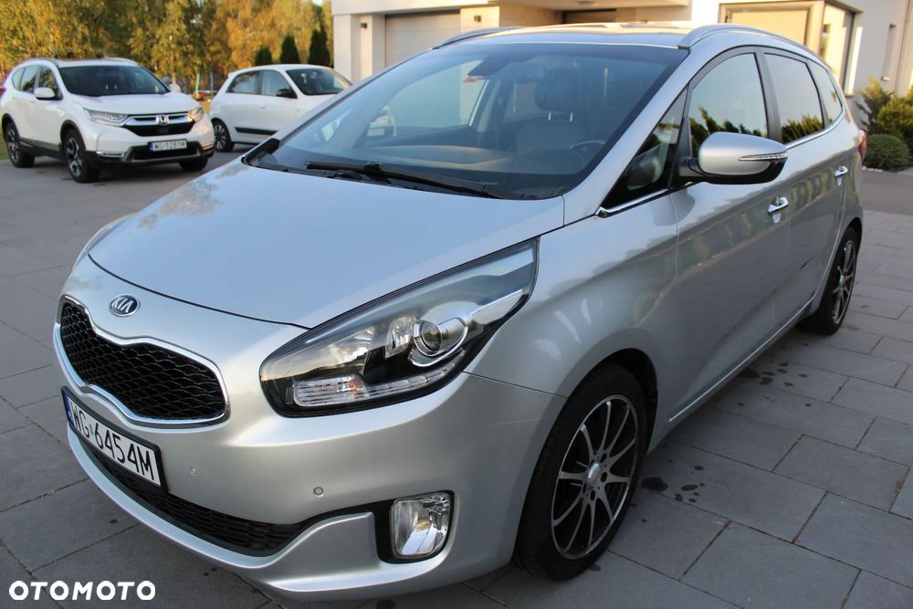 Kia Carens - 20